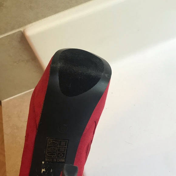 Shoes - Picture 3 of 3